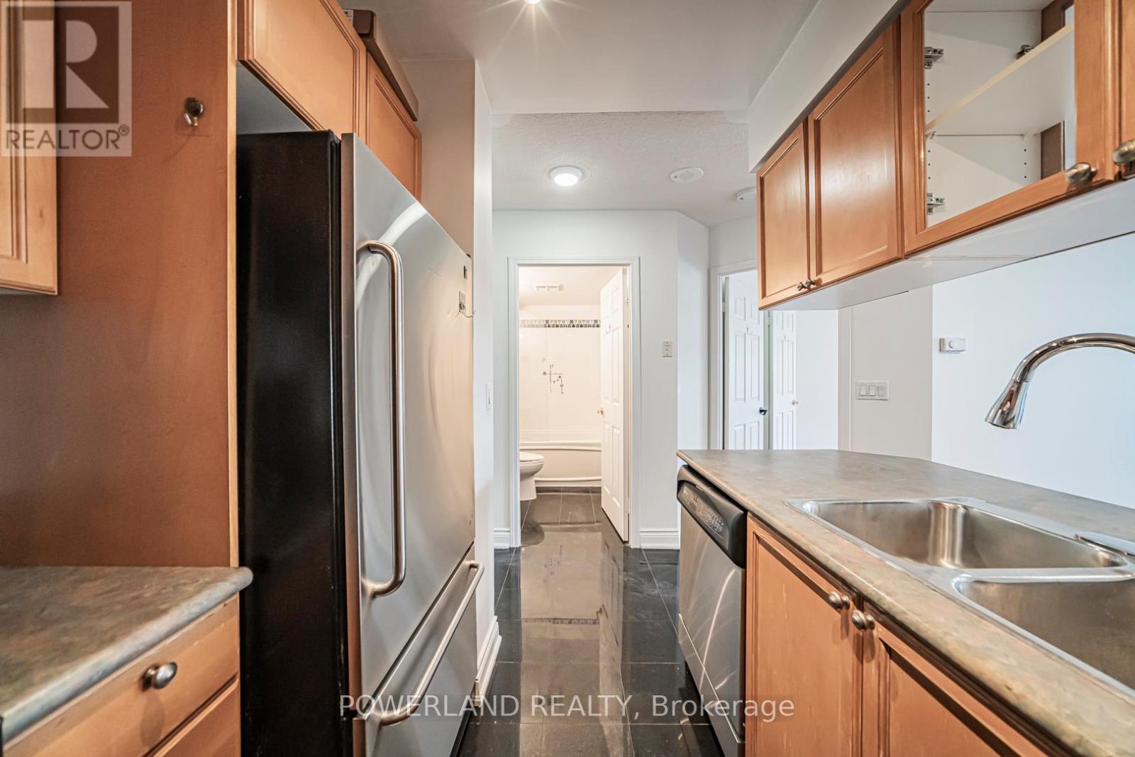 208 - 909 Bay Street, Toronto, Ontario  M5S 3G2 - Photo 17 - C12958894