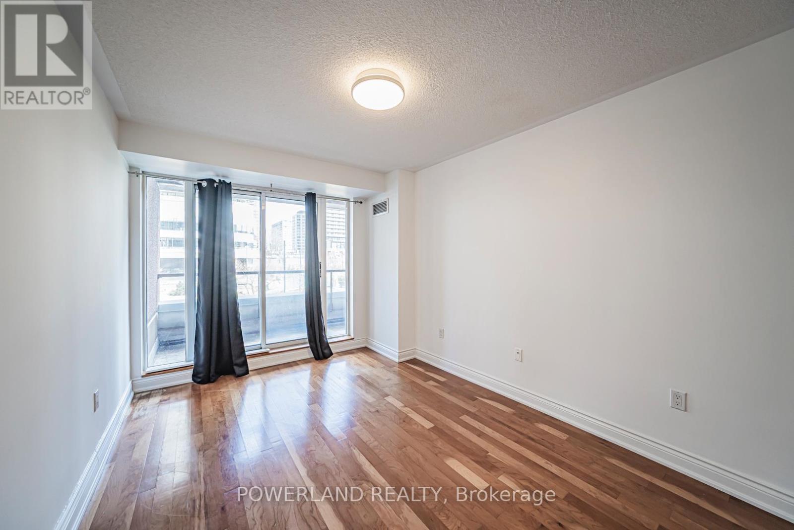 208 - 909 Bay Street, Toronto, Ontario  M5S 3G2 - Photo 25 - C12958894
