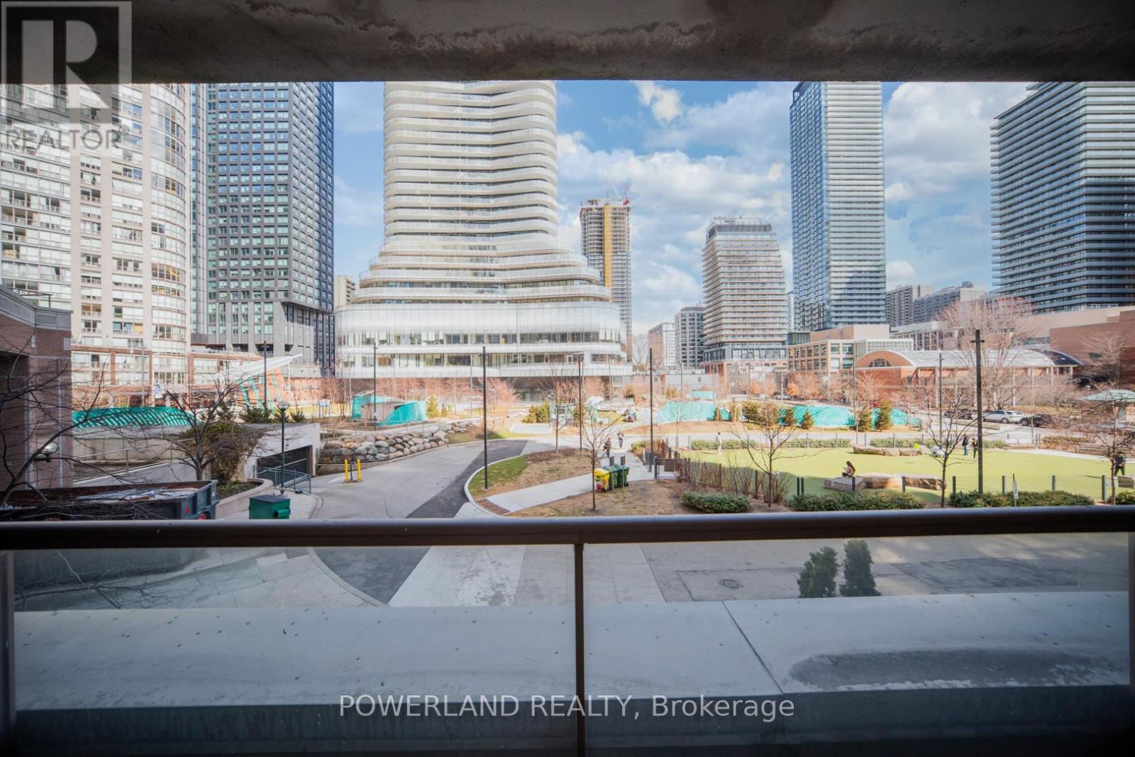 208 - 909 Bay Street, Toronto, Ontario  M5S 3G2 - Photo 27 - C12958894