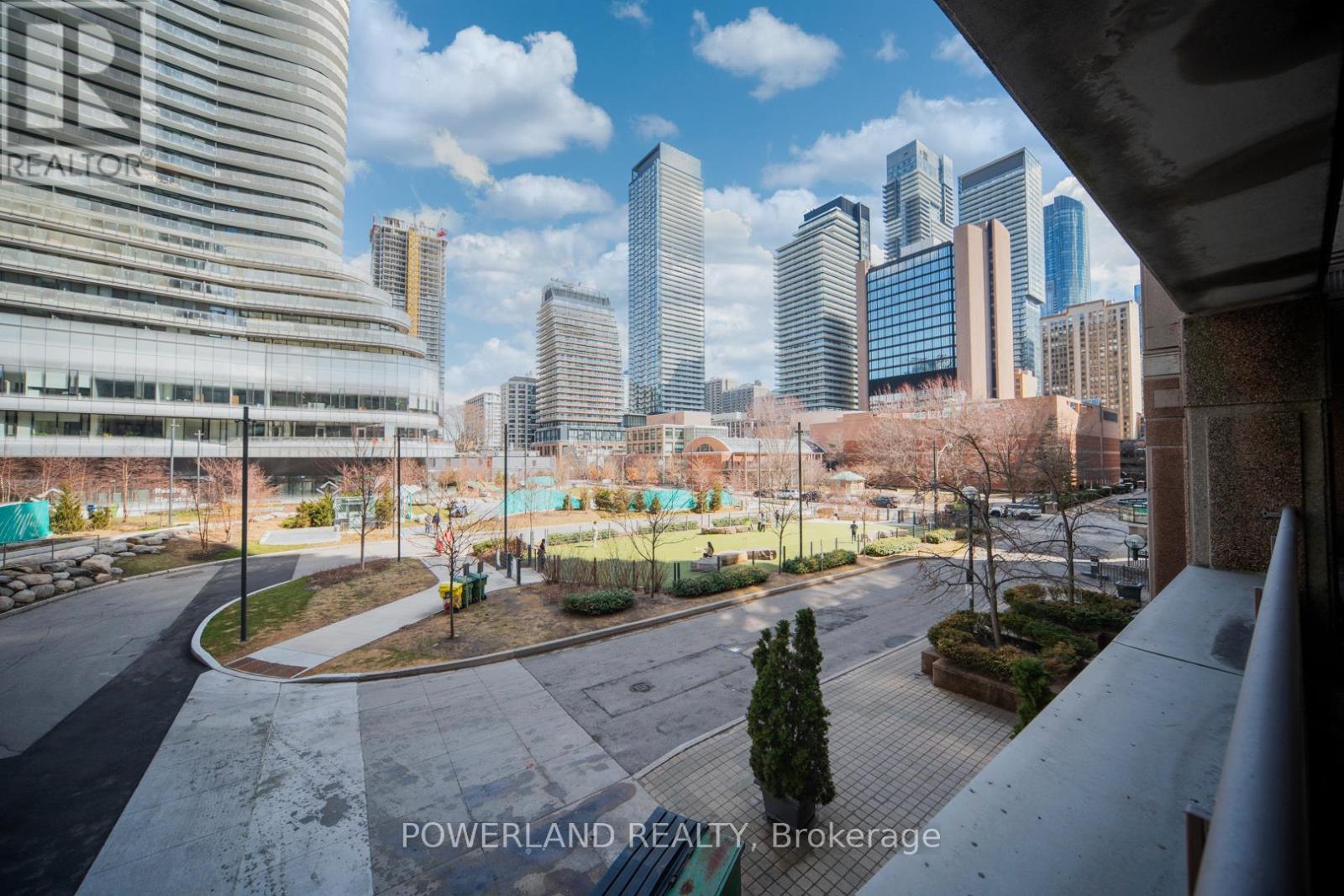 208 - 909 Bay Street, Toronto, Ontario  M5S 3G2 - Photo 28 - C12958894