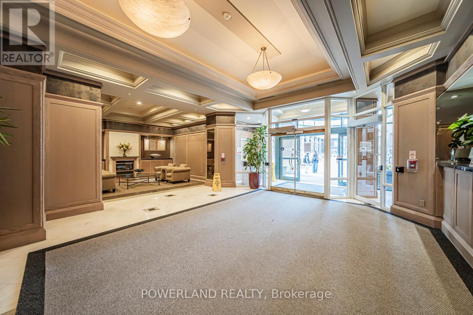 208 - 909 Bay Street, Toronto, Ontario  M5S 3G2 - Photo 3 - C12958894