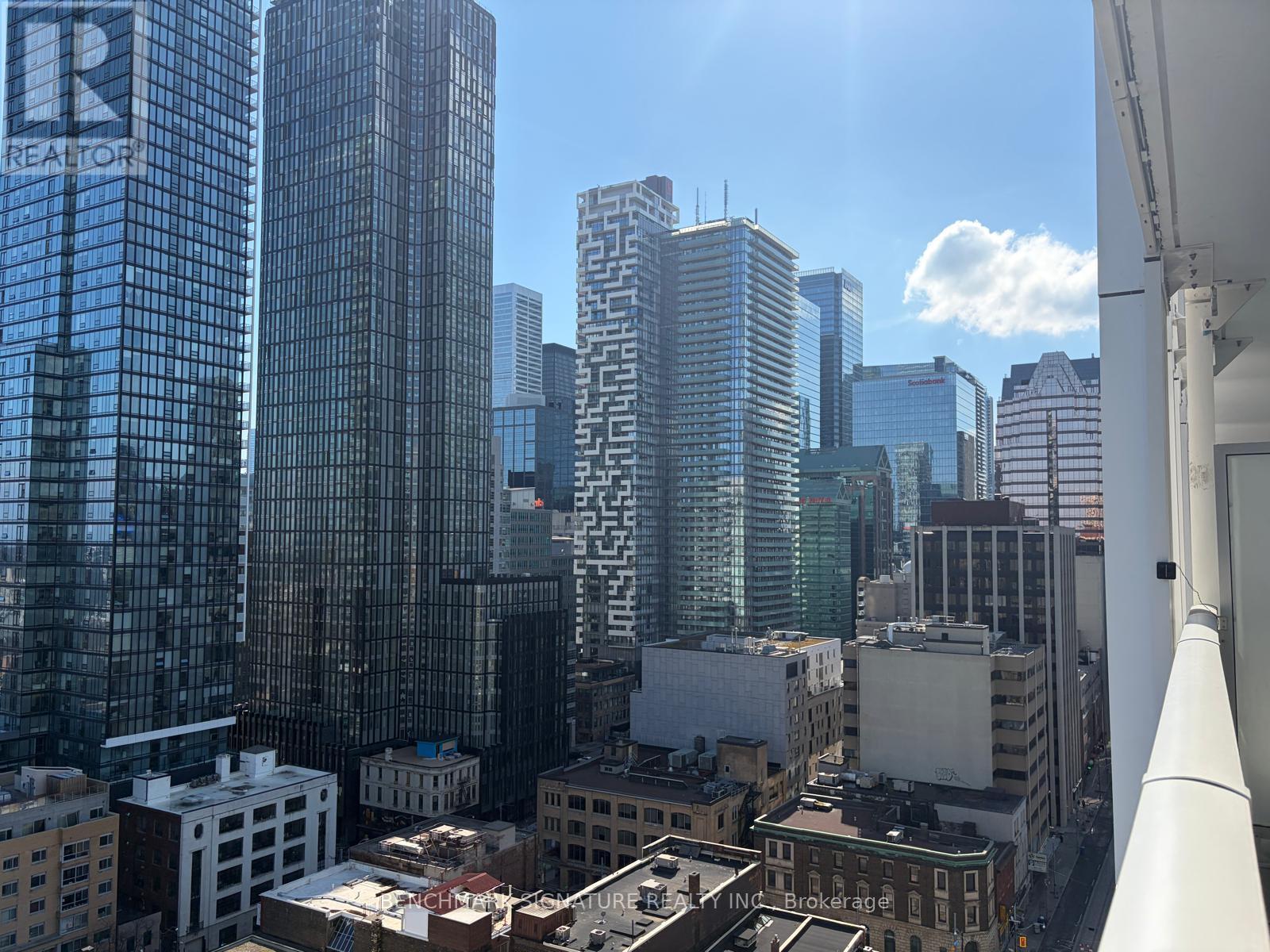 1703 - 88 Queen Street E, Toronto, Ontario  M5C 0B6 - Photo 4 - C12958906