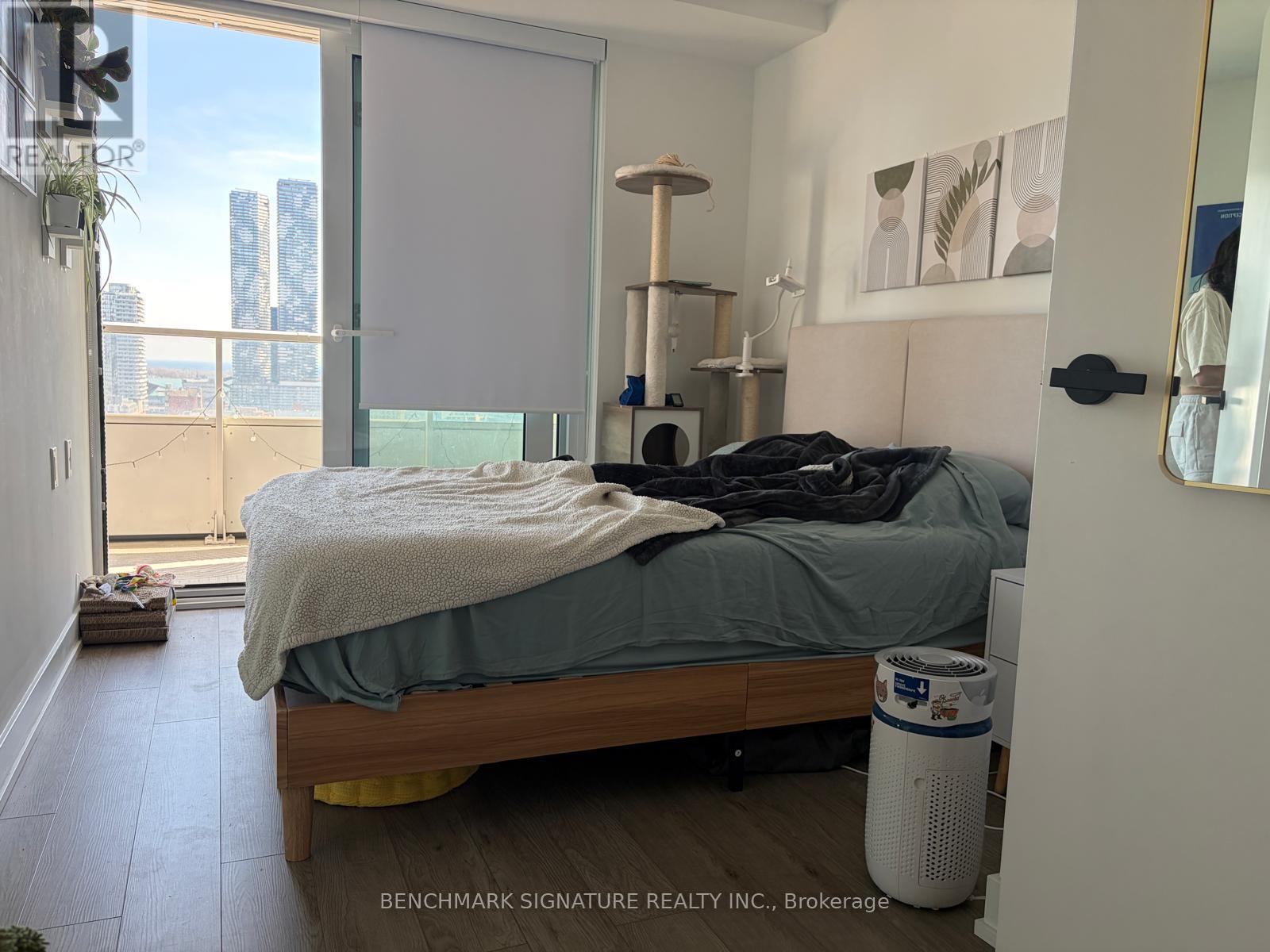 1703 - 88 Queen Street E, Toronto, Ontario  M5C 0B6 - Photo 6 - C12958906