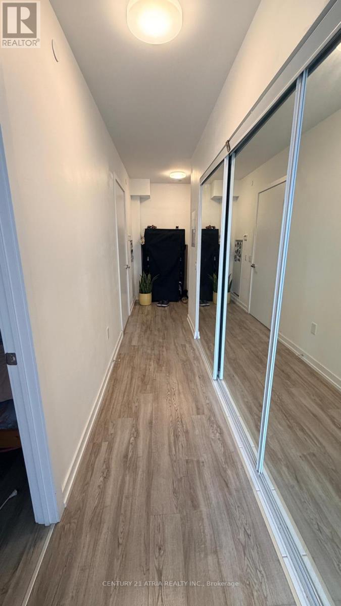 1601 - 77 Shuter Street, Toronto, Ontario  M5B 0B8 - Photo 2 - C12942588