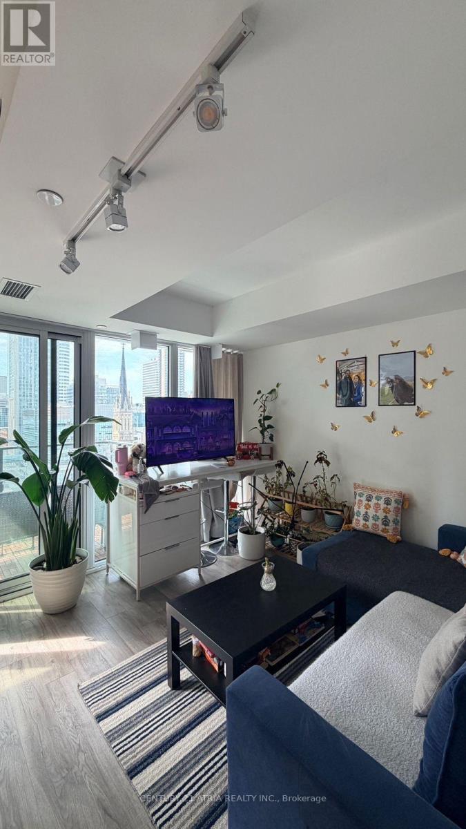 1601 - 77 Shuter Street, Toronto, Ontario  M5B 0B8 - Photo 3 - C12942588