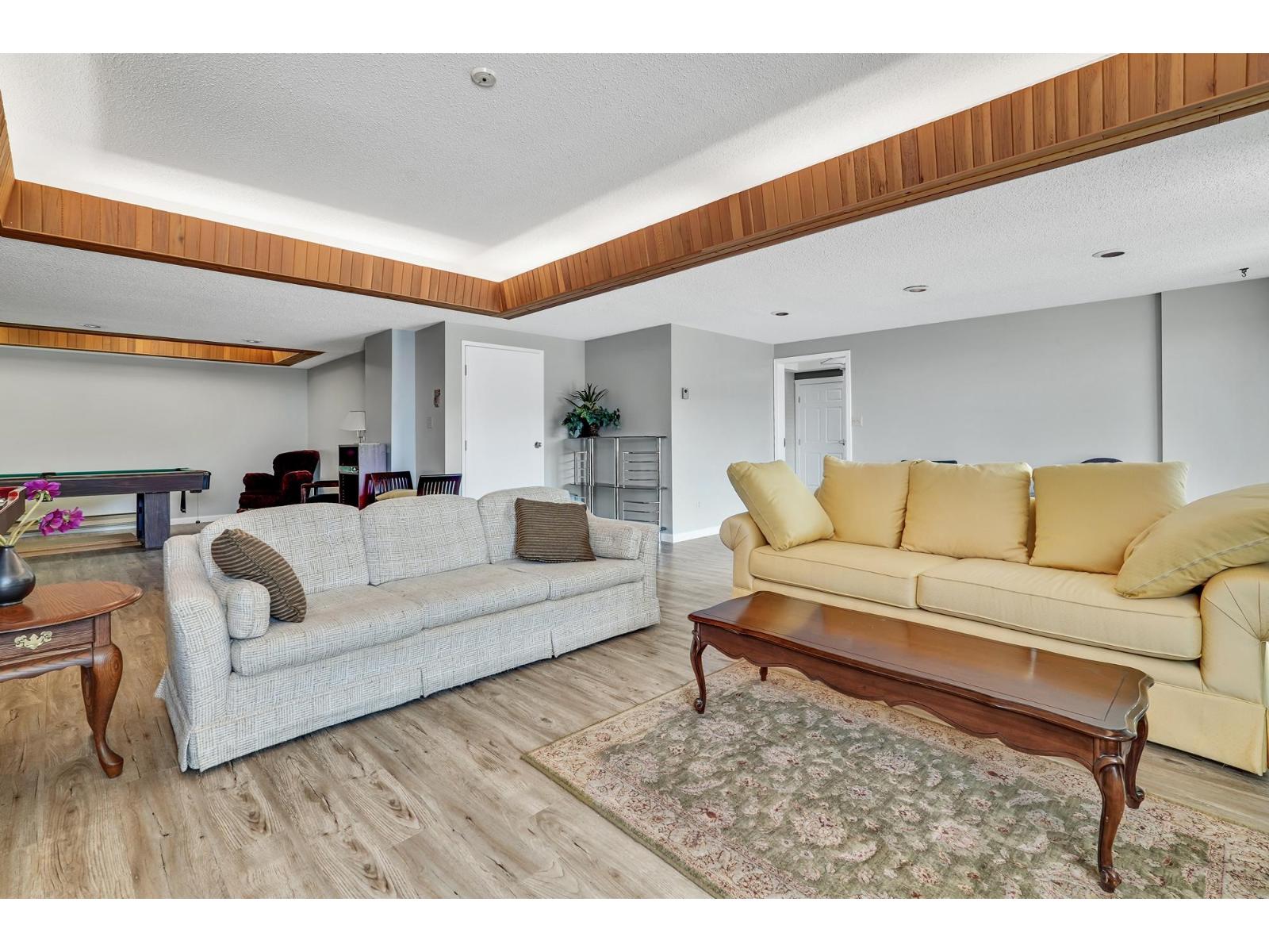 Listing Picture 36 of 40 : 101 15041 PROSPECT AVENUE, White Rock - 魯藝地產 Yvonne Lu Group - MLS Medallion Club Member