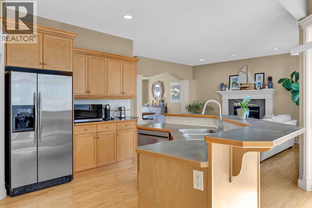 97 Strathridge Close SW, Calgary, Alberta  T3H 4J3 - Photo 14 - A2294102