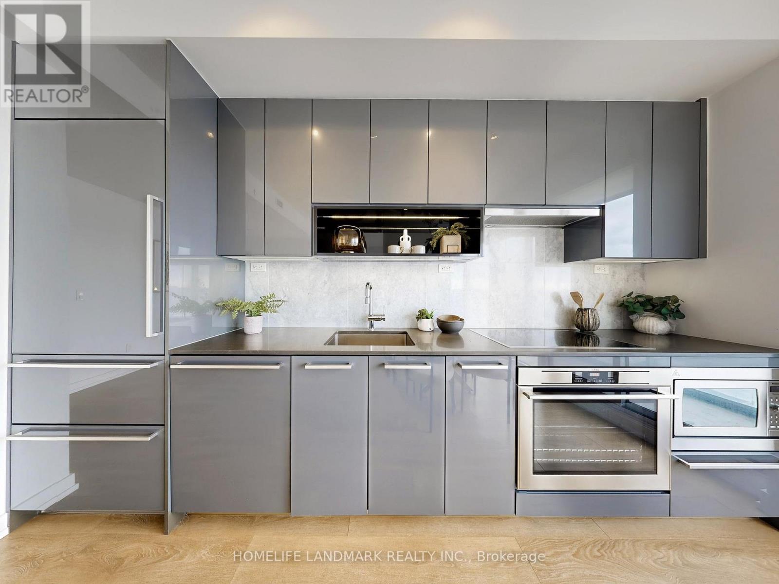 2011 - 117 MCMAHON DRIVE, Toronto, Ontario