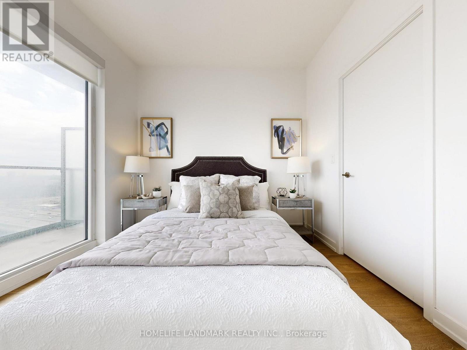 2011 - 117 Mcmahon Drive, Toronto, Ontario  M2K 0E4 - Photo 13 - C12958918