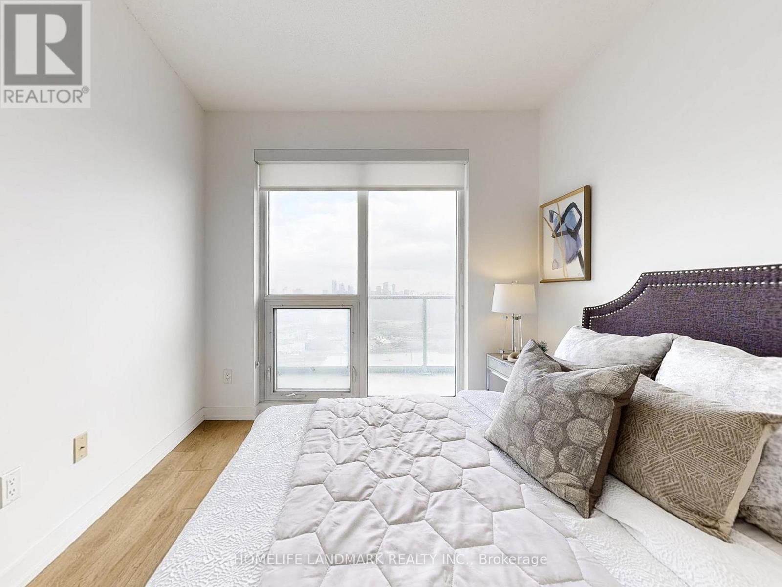 2011 - 117 Mcmahon Drive, Toronto, Ontario  M2K 0E4 - Photo 15 - C12958918