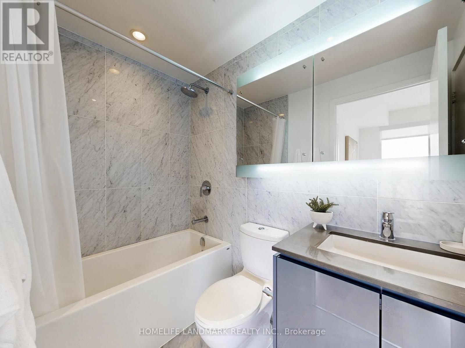 2011 - 117 Mcmahon Drive, Toronto, Ontario  M2K 0E4 - Photo 16 - C12958918