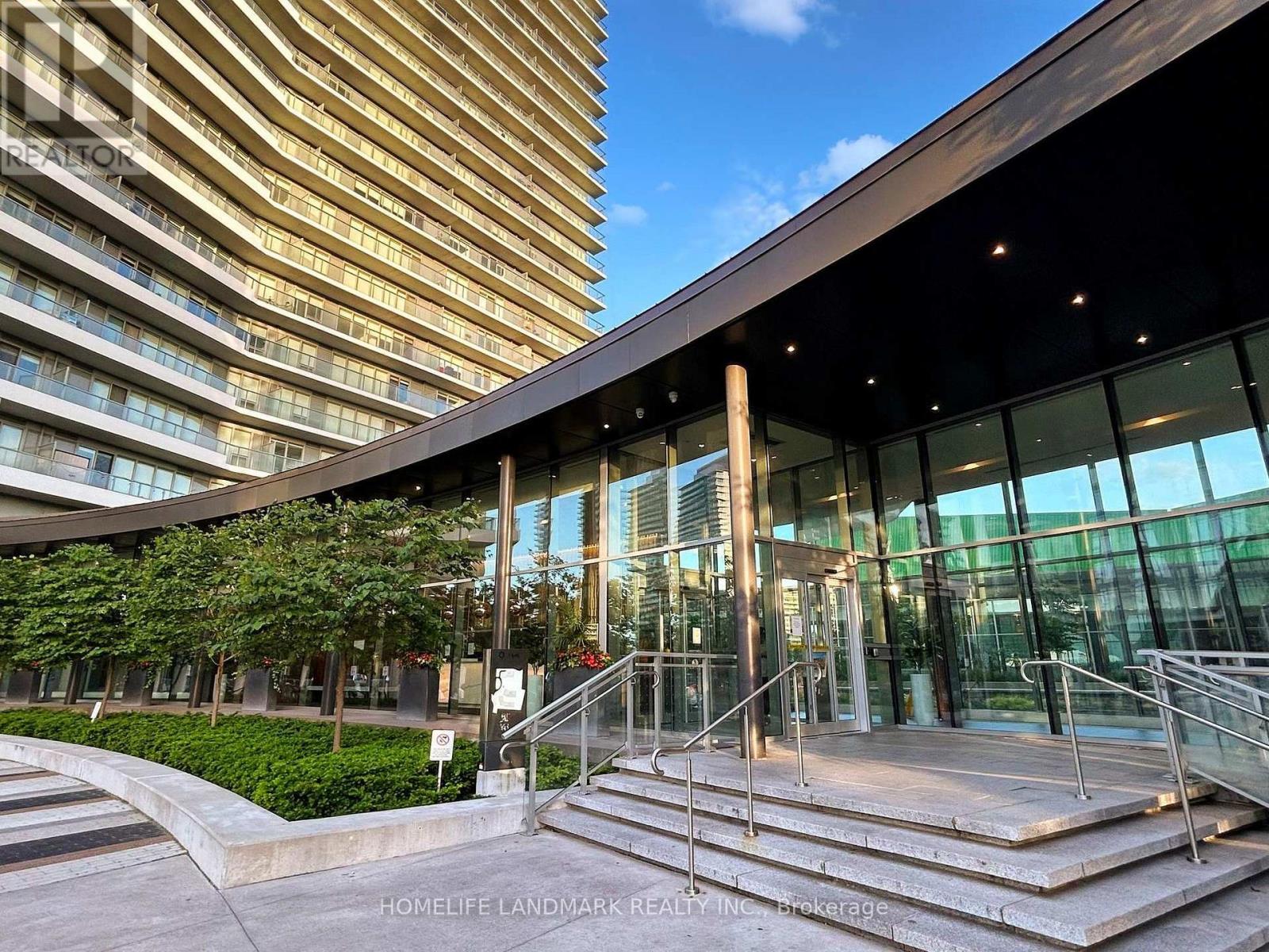 2011 - 117 Mcmahon Drive, Toronto, Ontario  M2K 0E4 - Photo 26 - C12958918