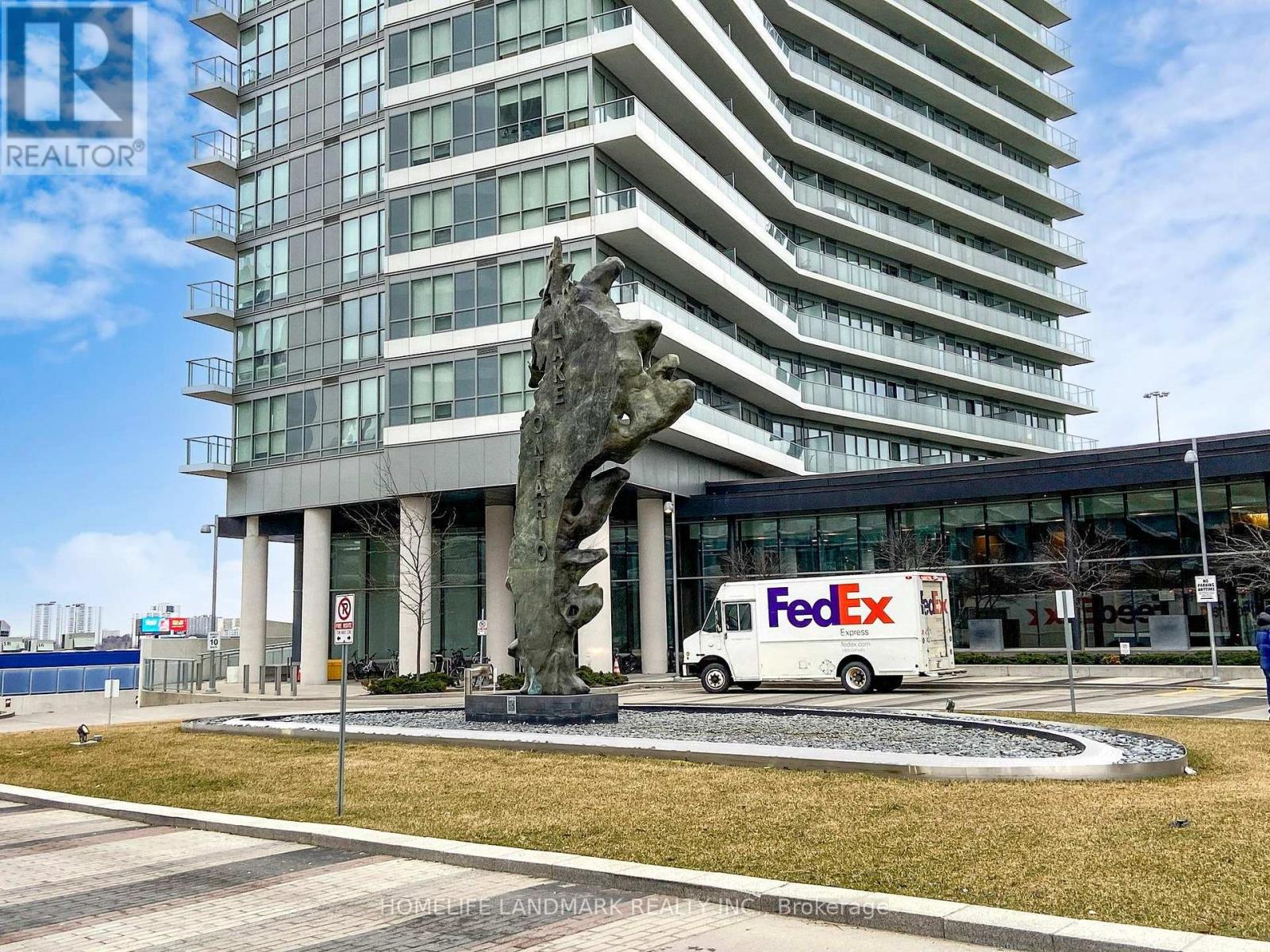 2011 - 117 Mcmahon Drive, Toronto, Ontario  M2K 0E4 - Photo 28 - C12958918