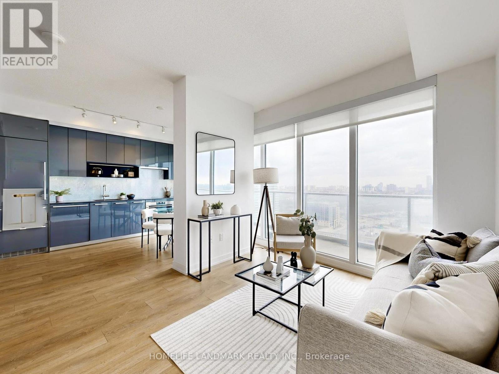 2011 - 117 Mcmahon Drive, Toronto, Ontario  M2K 0E4 - Photo 4 - C12958918