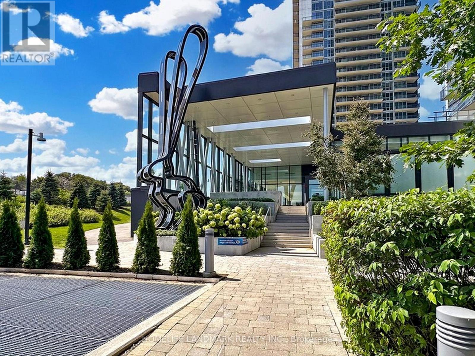 2011 - 117 Mcmahon Drive, Toronto, Ontario  M2K 0E4 - Photo 43 - C12958918