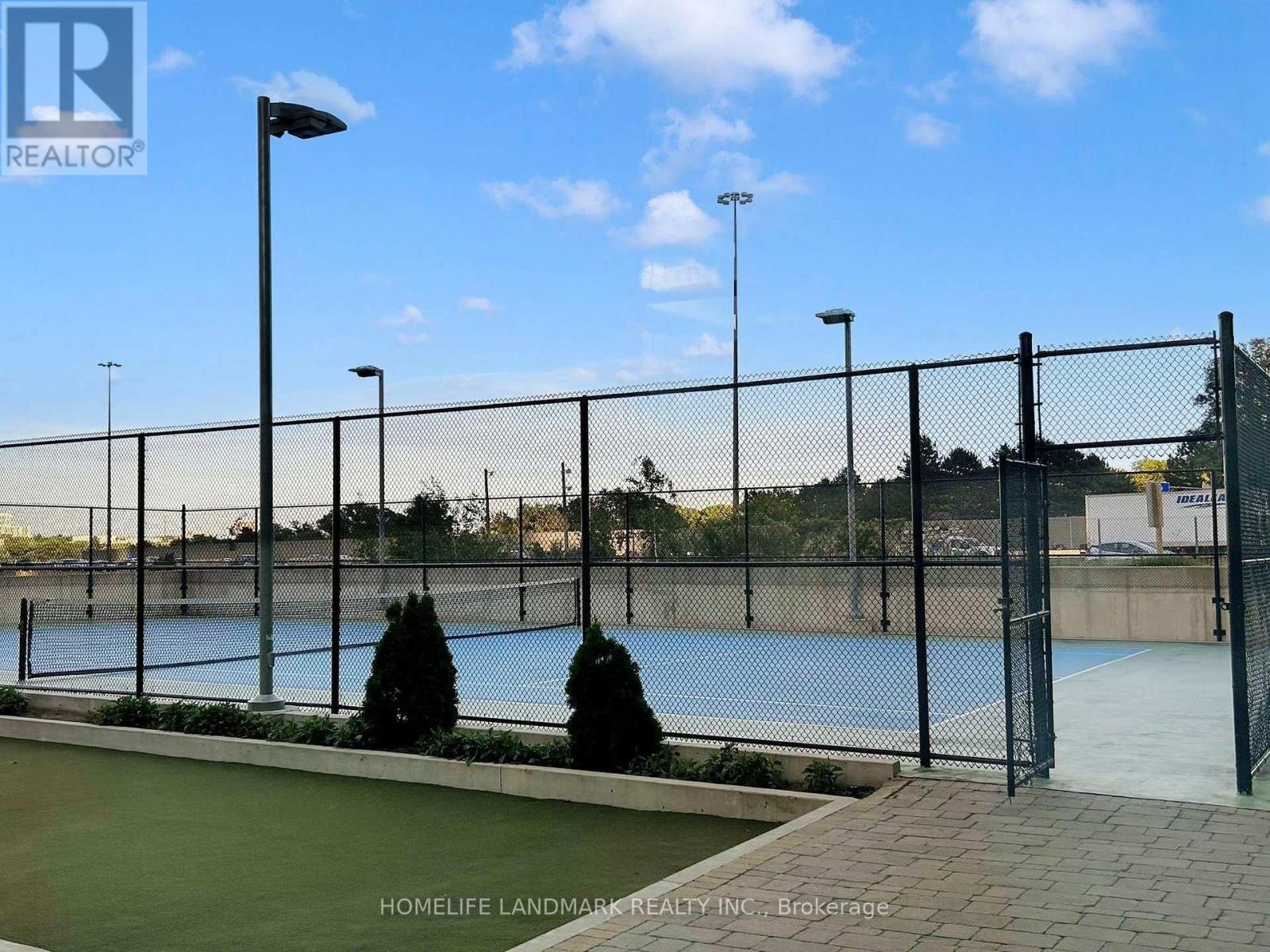 2011 - 117 Mcmahon Drive, Toronto, Ontario  M2K 0E4 - Photo 47 - C12958918