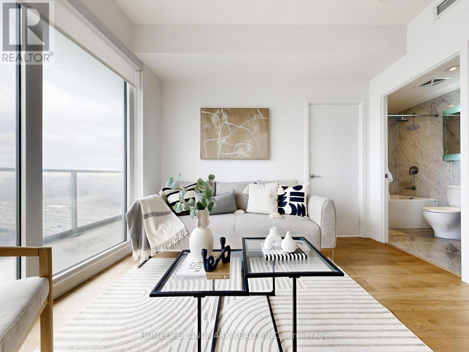 2011 - 117 Mcmahon Drive, Toronto, Ontario  M2K 0E4 - Photo 7 - C12958918