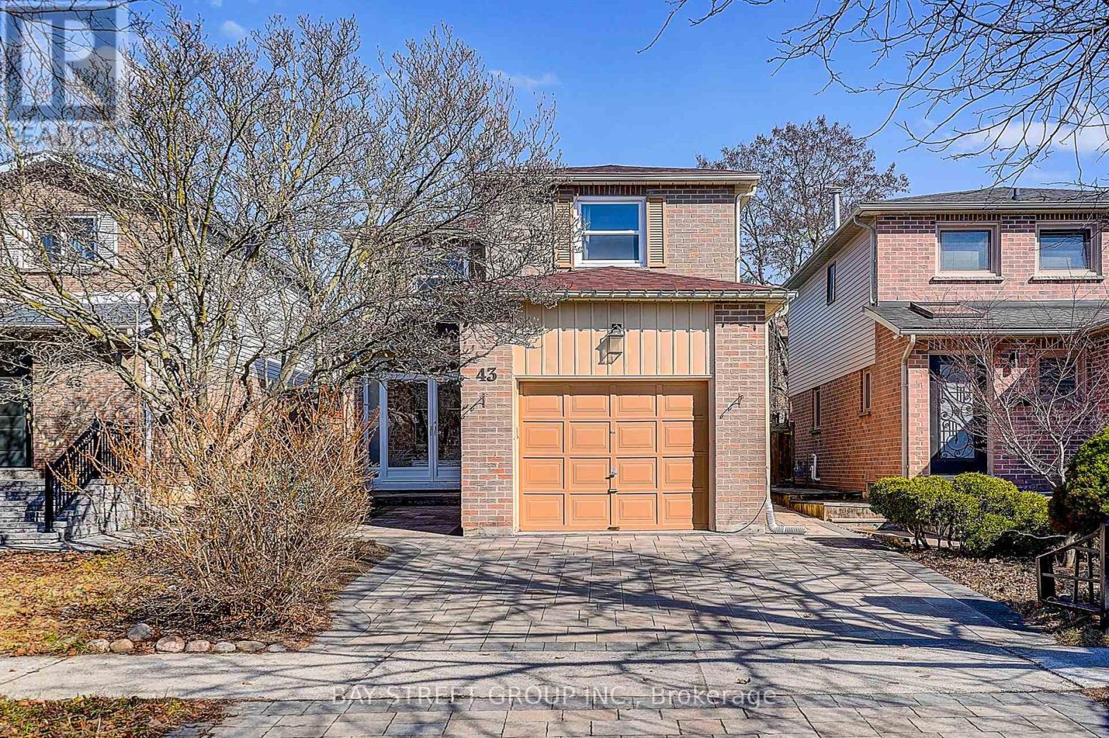 43 Bluesky Crescent, Richmond Hill, Ontario  L4C 8J2 - Photo 2 - N12958920