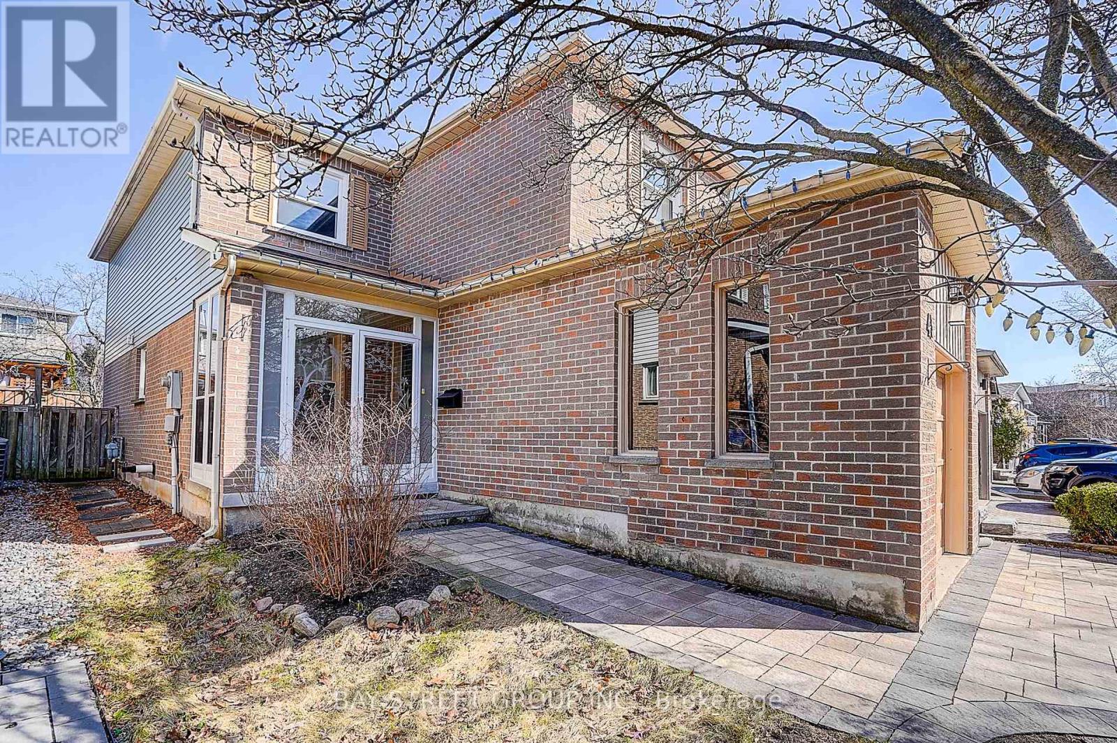 43 Bluesky Crescent, Richmond Hill, Ontario  L4C 8J2 - Photo 5 - N12958920