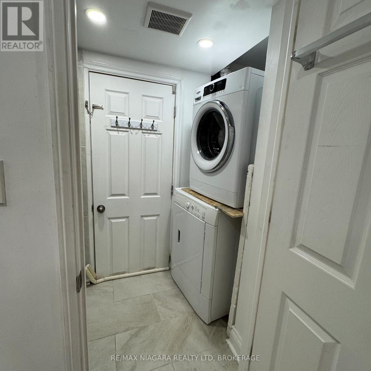 Lower - 844a Danforth Road, Toronto, Ontario  M1K 1H5 - Photo 8 - E12858946