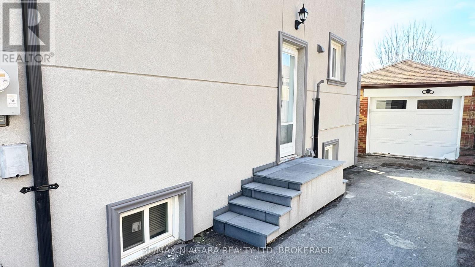 Lower - 844a Danforth Road, Toronto, Ontario  M1K 1H5 - Photo 2 - E12858946
