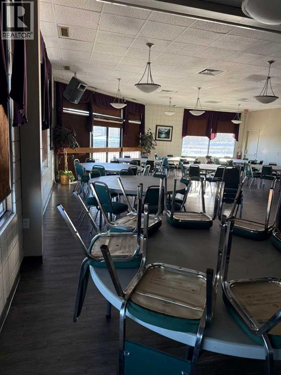 10623 West Valley Road, Calgary, Alberta  T3B 5T2 - Photo 3 - A2297965