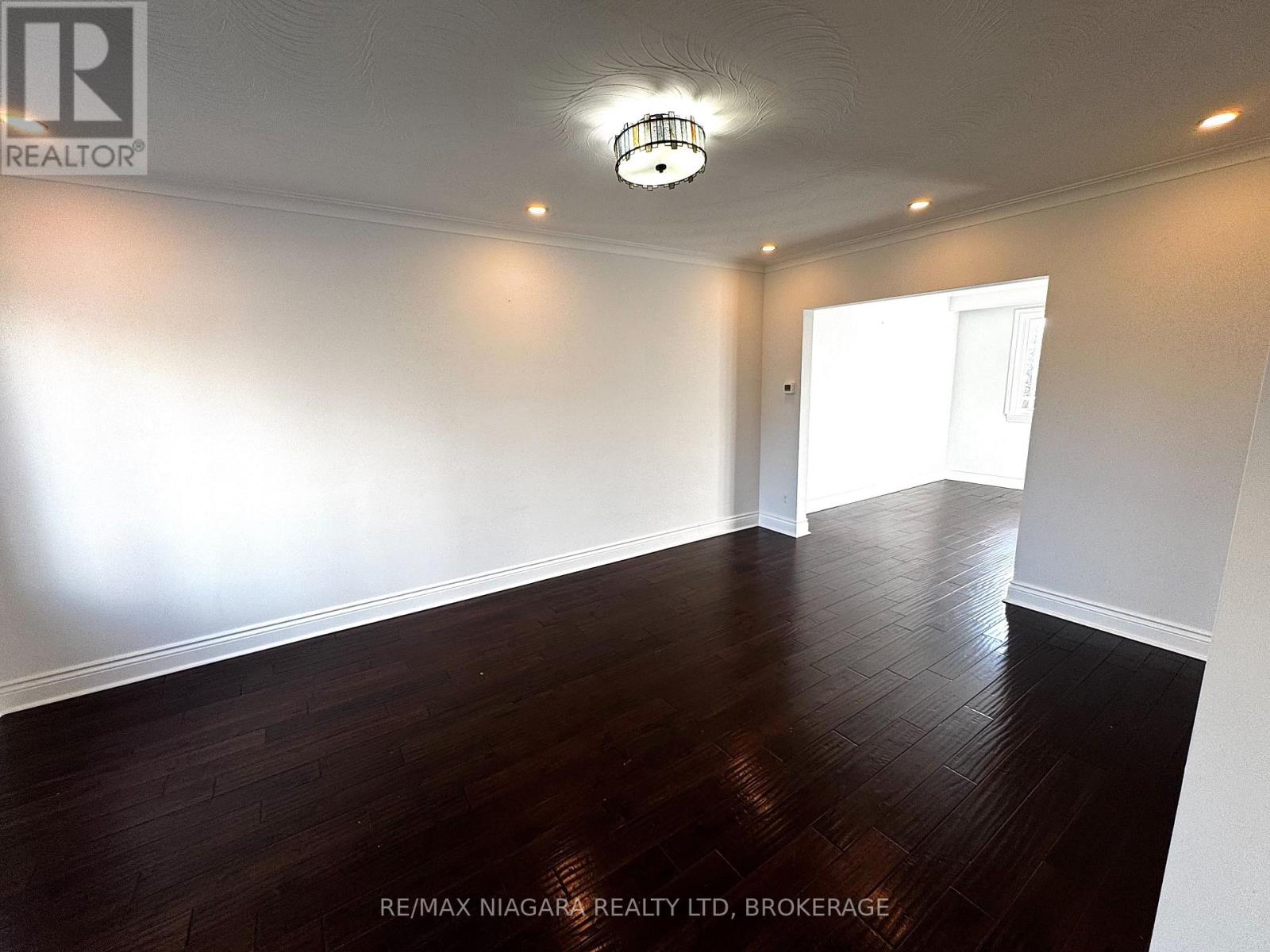 Upper - 844a Danforth Road, Toronto, Ontario  M1K 1H5 - Photo 8 - E12858924