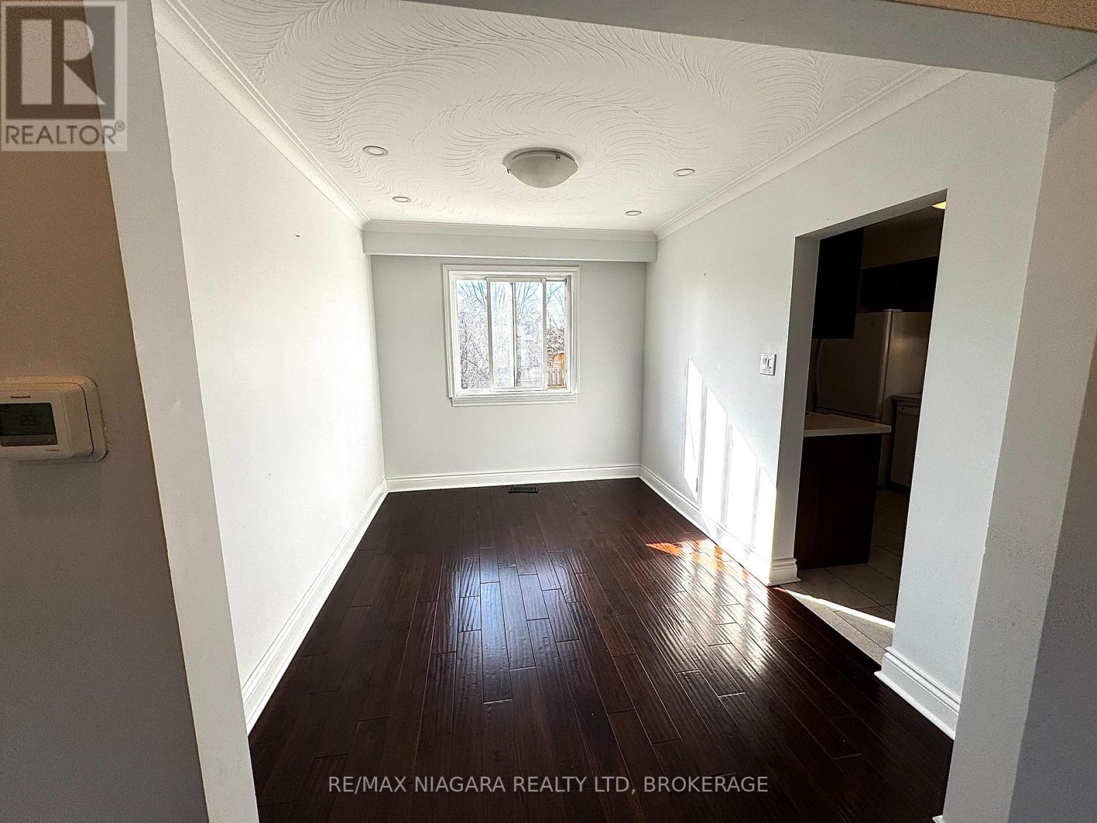 Upper - 844a Danforth Road, Toronto, Ontario  M1K 1H5 - Photo 9 - E12858924