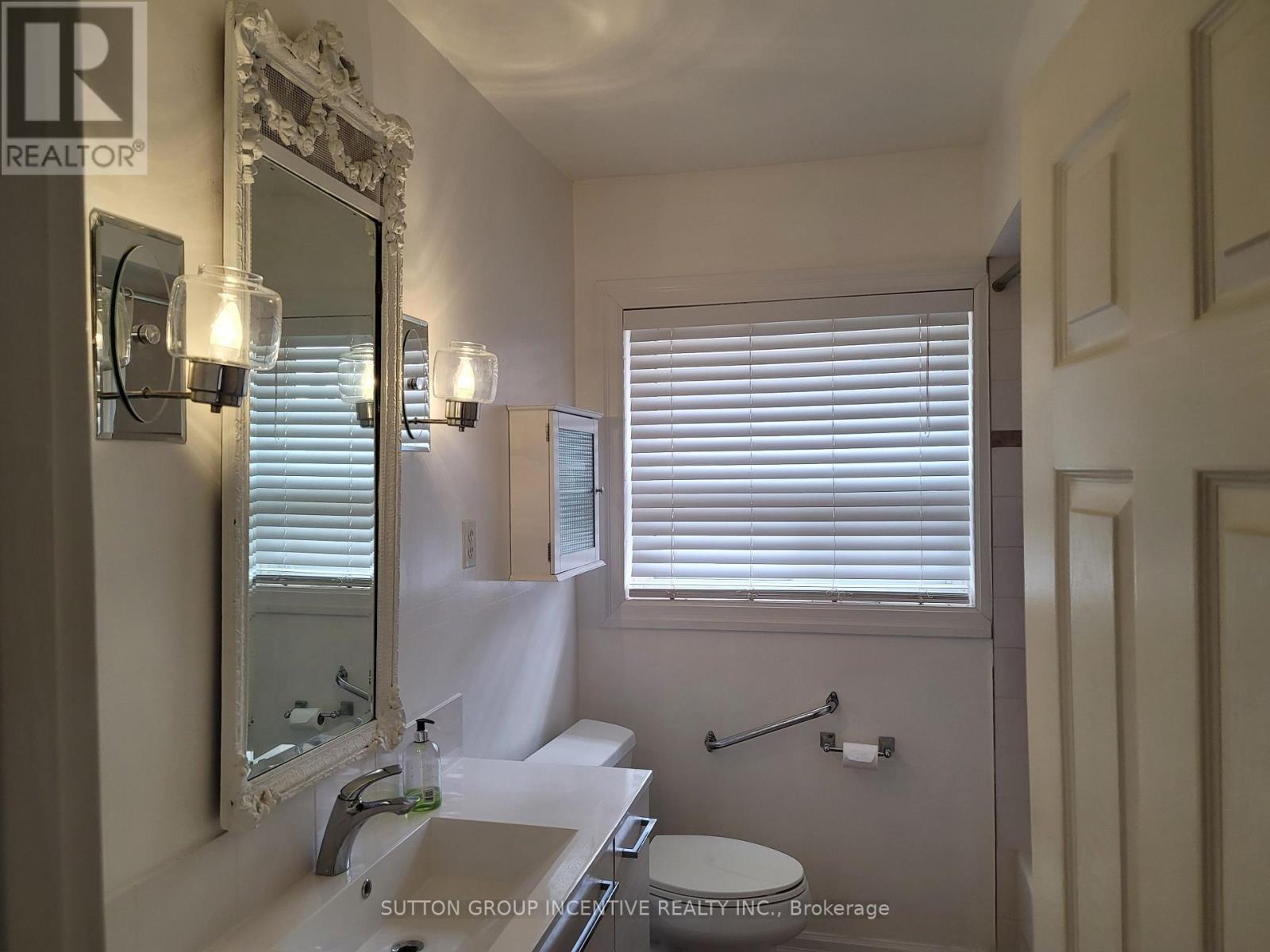 73 Beaverton Road S, Richmond Hill, Ontario  L4C 2H8 - Photo 10 - N12958924