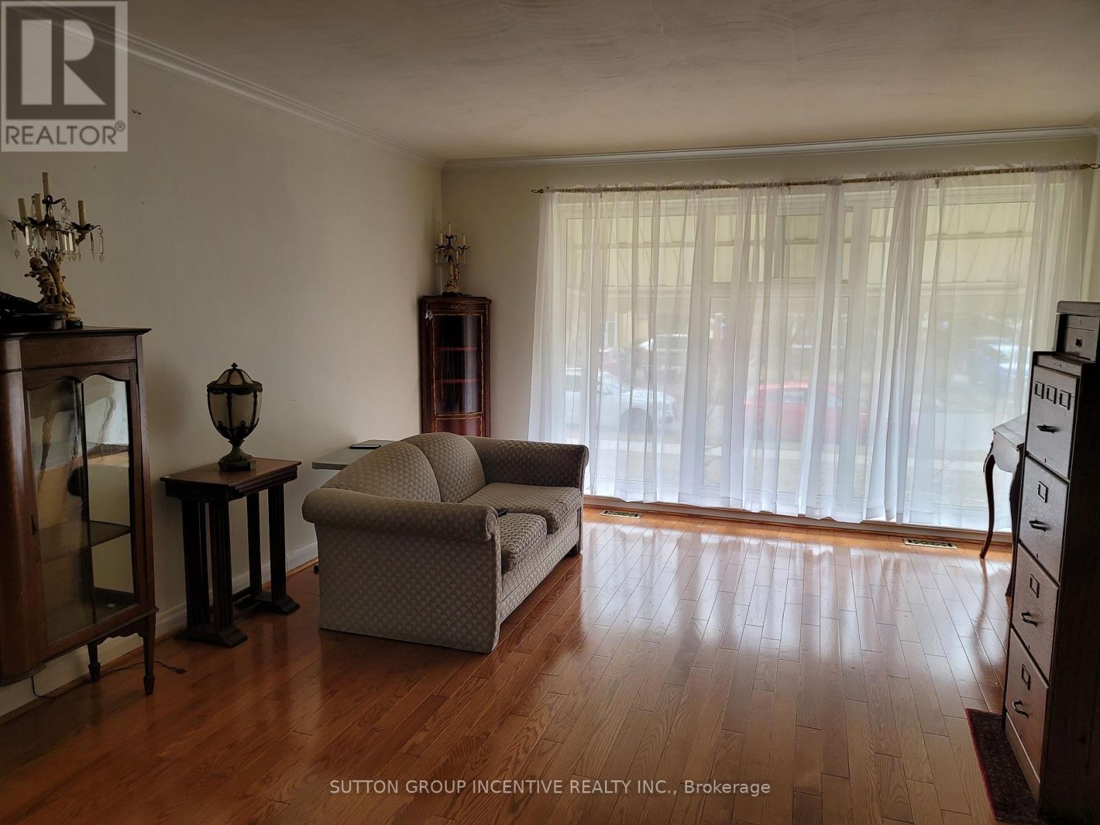 73 Beaverton Road S, Richmond Hill, Ontario  L4C 2H8 - Photo 12 - N12958924