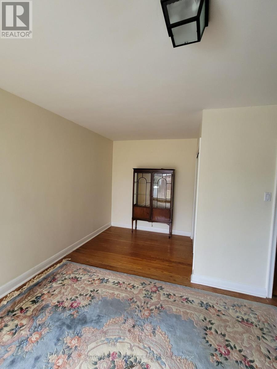 73 Beaverton Road S, Richmond Hill, Ontario  L4C 2H8 - Photo 14 - N12958924