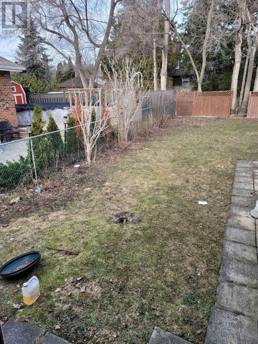 73 Beaverton Road S, Richmond Hill, Ontario  L4C 2H8 - Photo 21 - N12958924