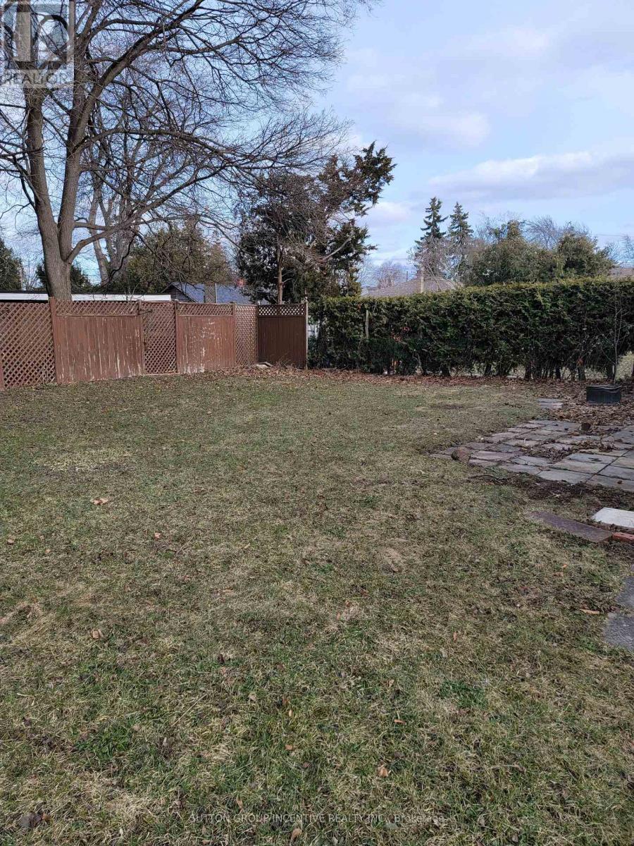 73 Beaverton Road S, Richmond Hill, Ontario  L4C 2H8 - Photo 22 - N12958924