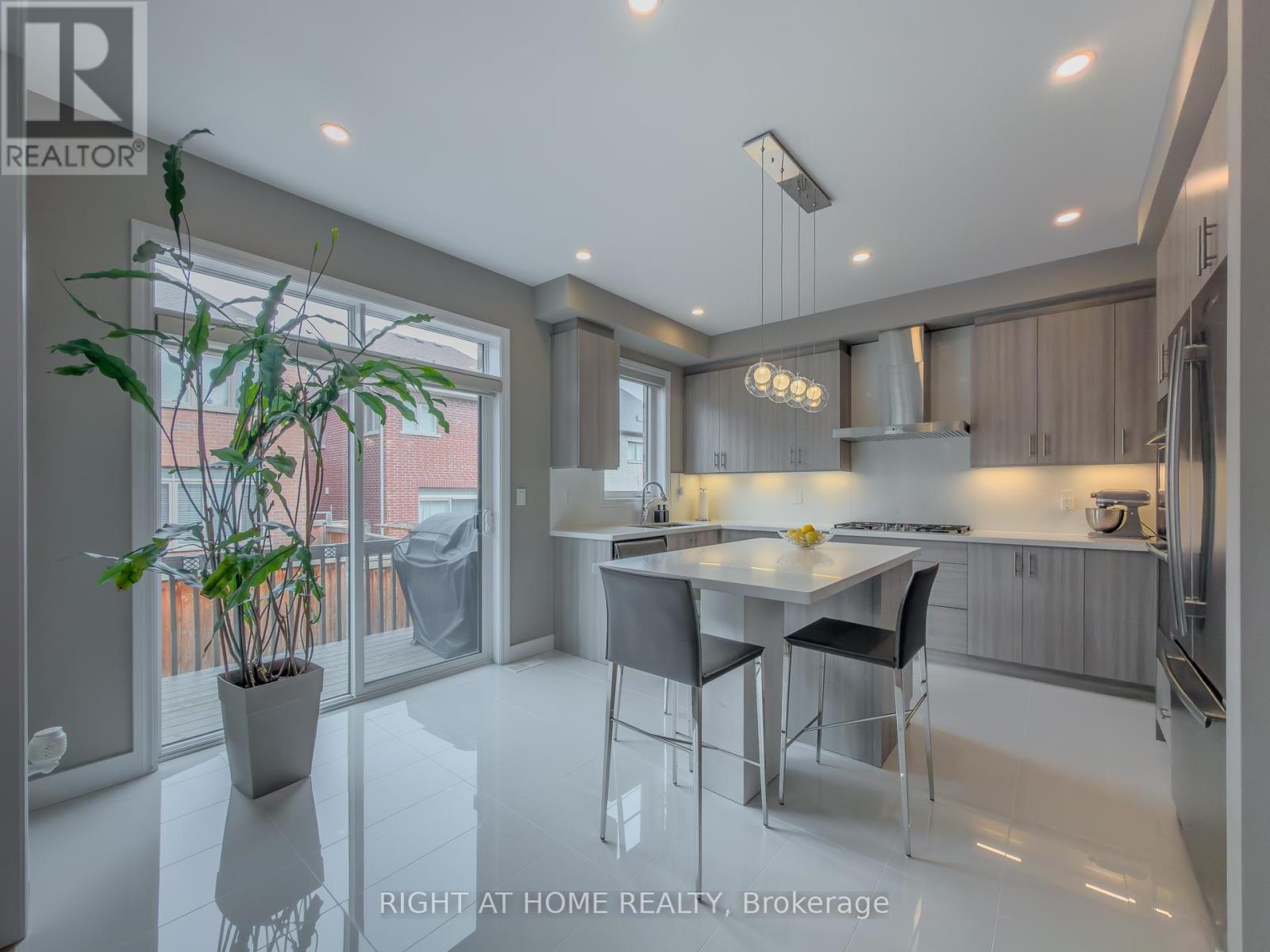 77 Leaden Hall Drive, East Gwillimbury, Ontario  L9N 0R5 - Photo 13 - N12958936