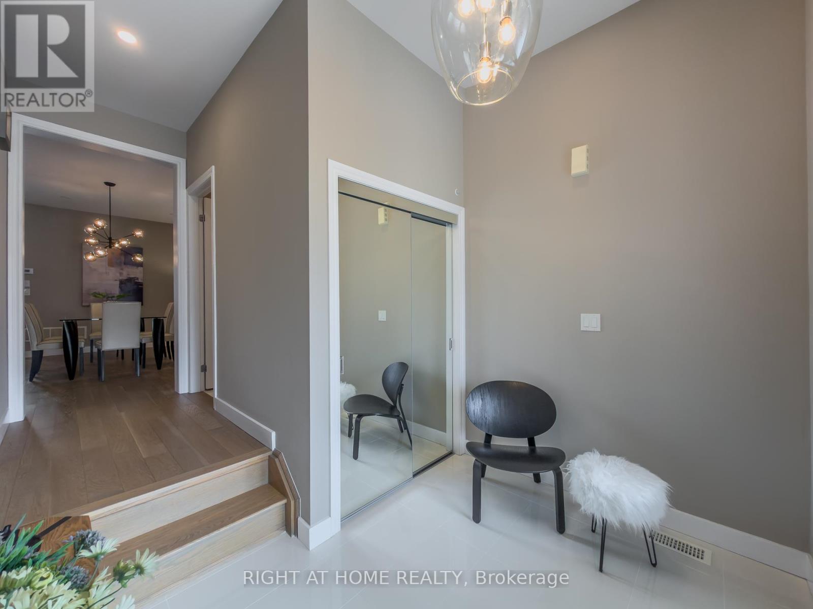 77 Leaden Hall Drive, East Gwillimbury, Ontario  L9N 0R5 - Photo 2 - N12958936