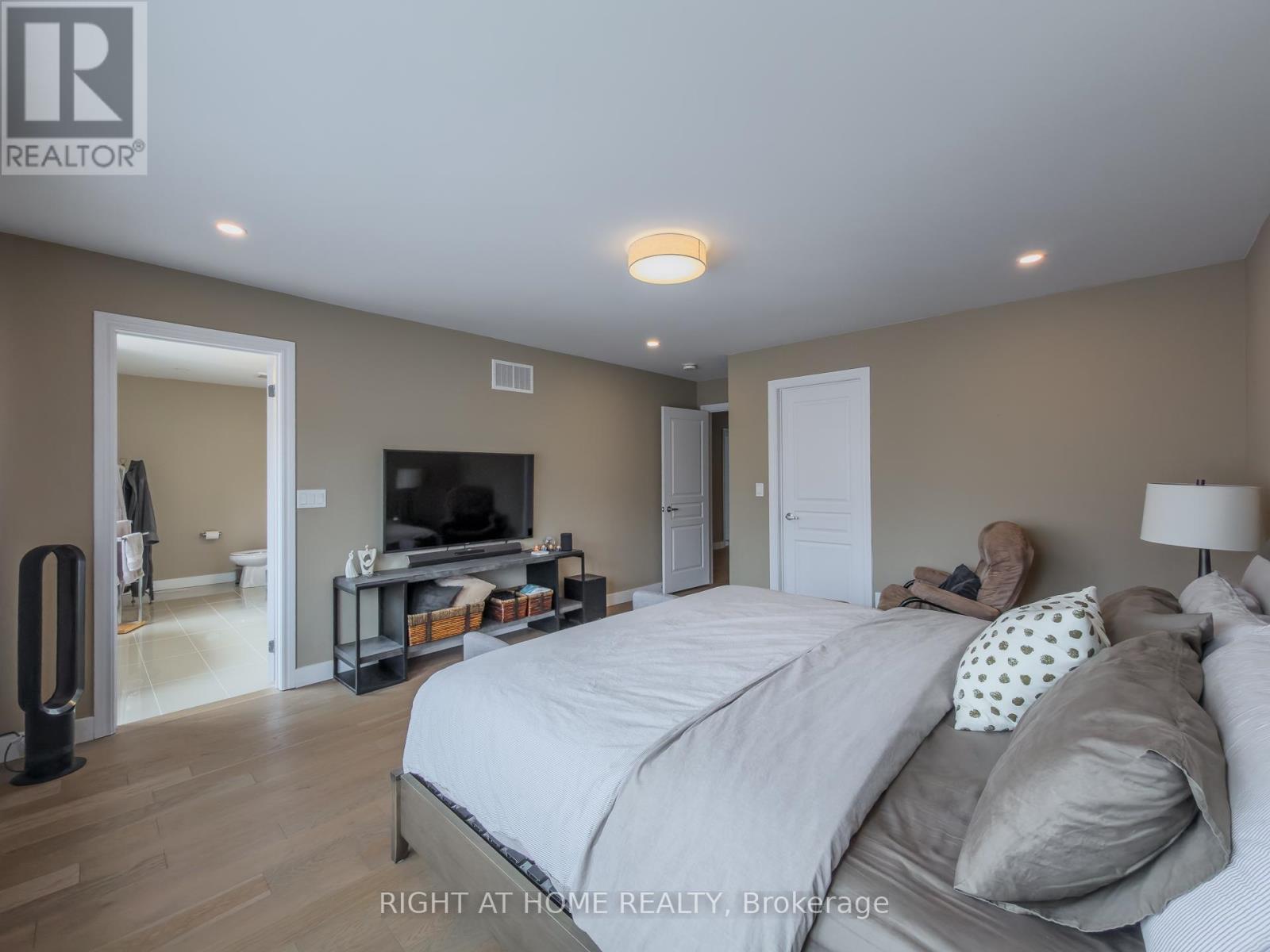 77 Leaden Hall Drive, East Gwillimbury, Ontario  L9N 0R5 - Photo 20 - N12958936