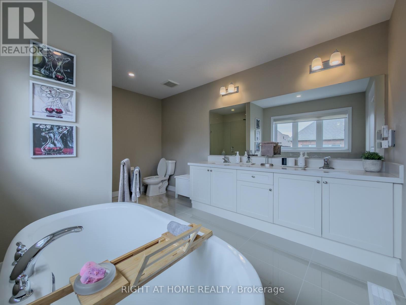 77 Leaden Hall Drive, East Gwillimbury, Ontario  L9N 0R5 - Photo 22 - N12958936