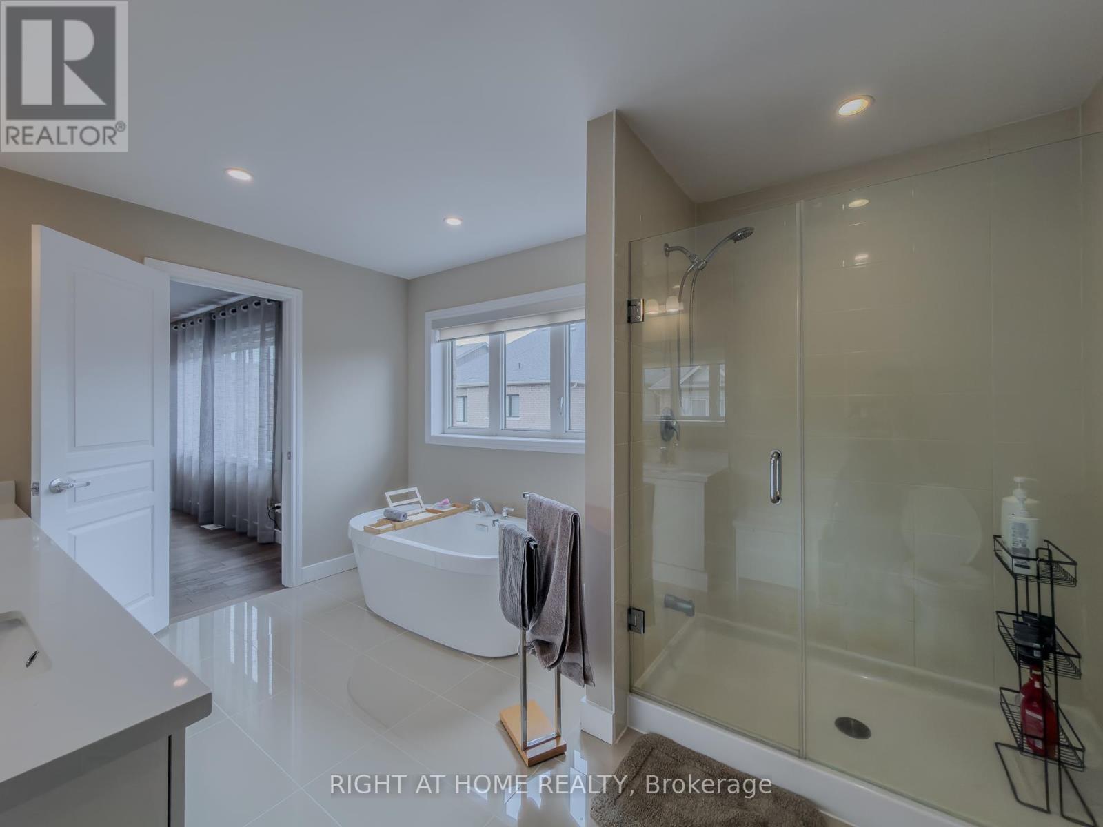 77 Leaden Hall Drive, East Gwillimbury, Ontario  L9N 0R5 - Photo 23 - N12958936