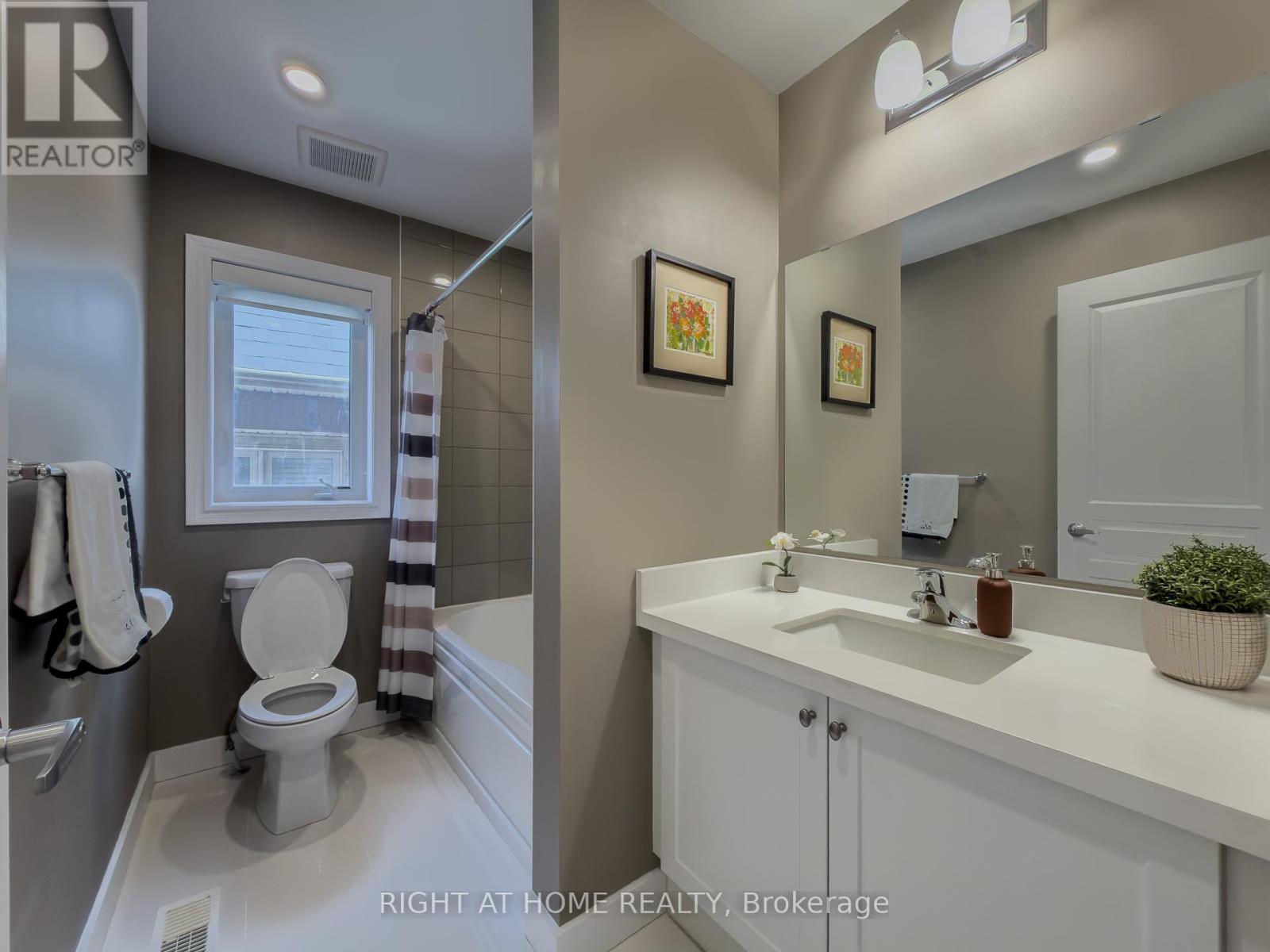 77 Leaden Hall Drive, East Gwillimbury, Ontario  L9N 0R5 - Photo 38 - N12958936