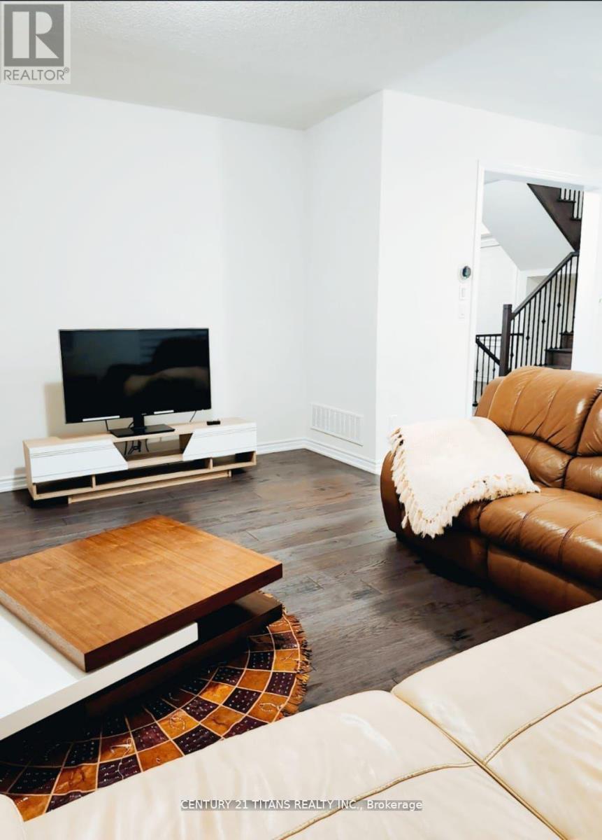 63 Nicort Road, Wasaga Beach, Ontario  L9Z 0M9 - Photo 3 - S12958930