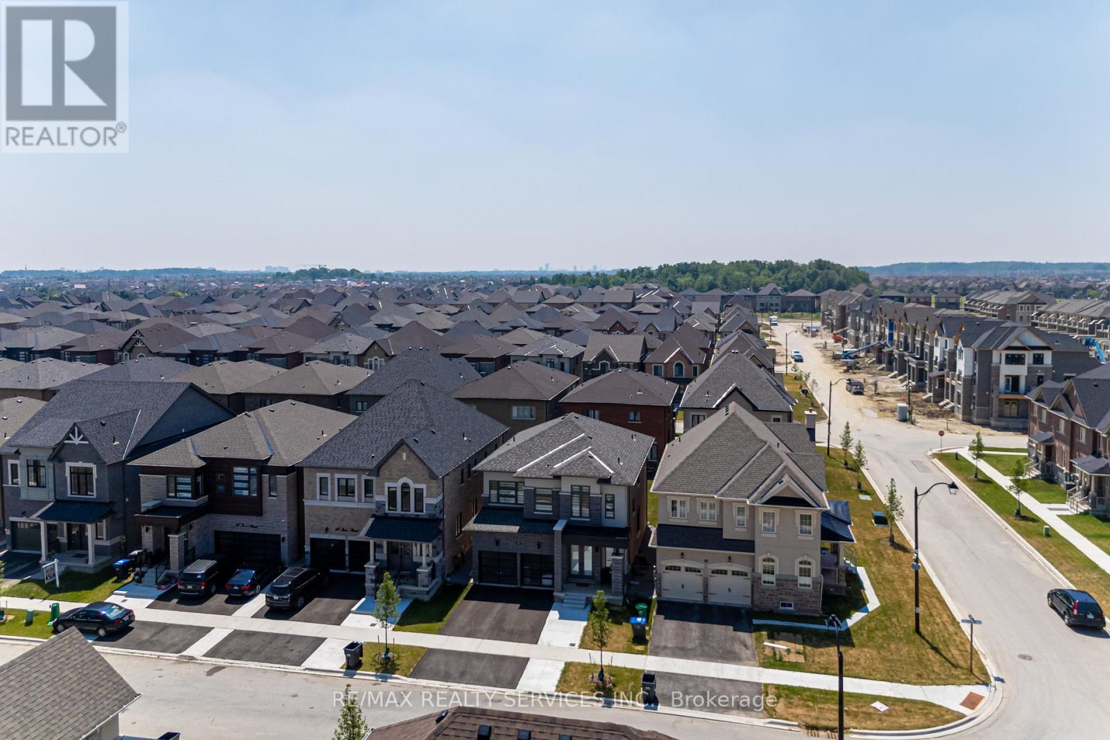 40 Icon Street, Brampton, Ontario  L6R 4E5 - Photo 2 - W12958942