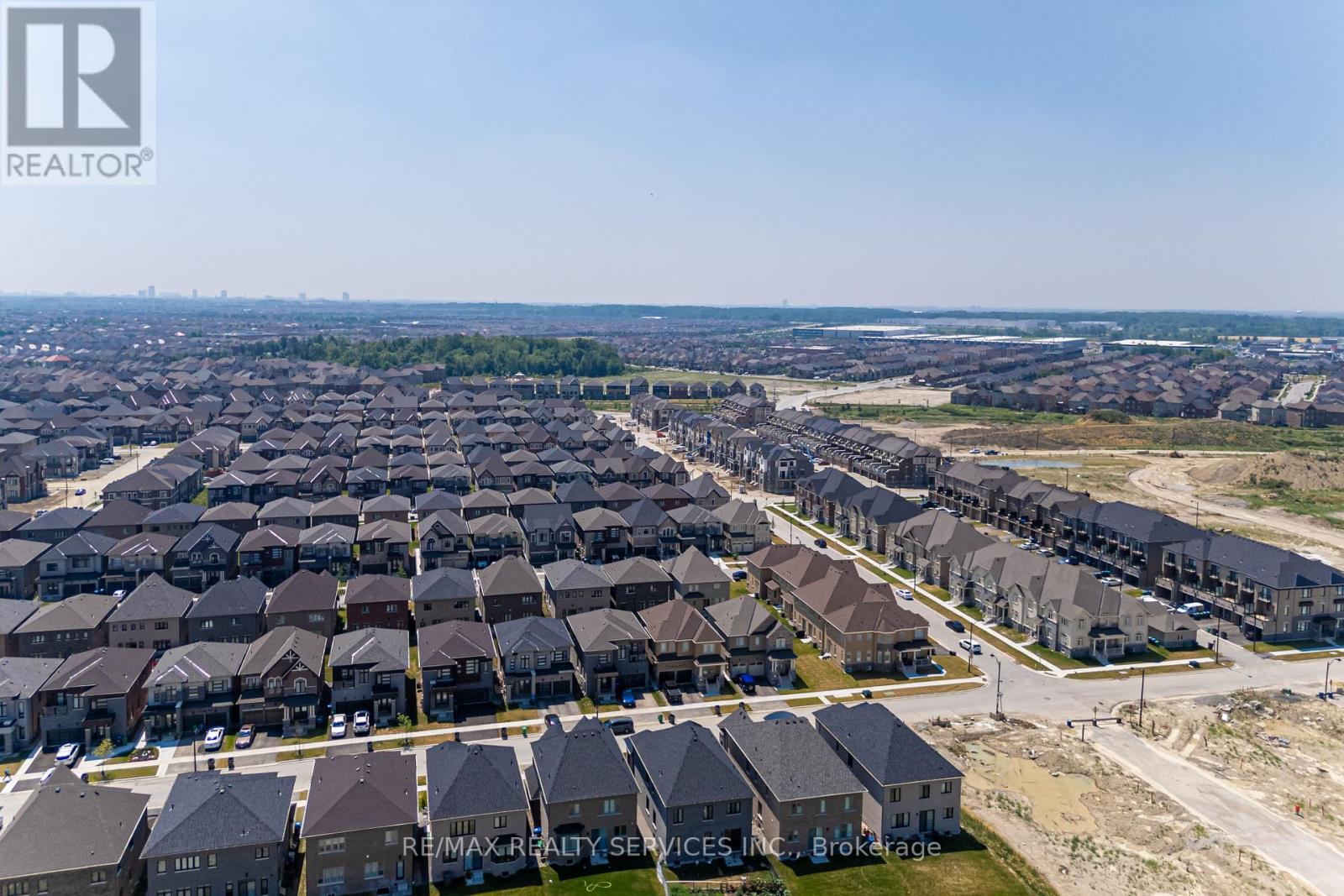 40 Icon Street, Brampton, Ontario  L6R 4E5 - Photo 3 - W12958942