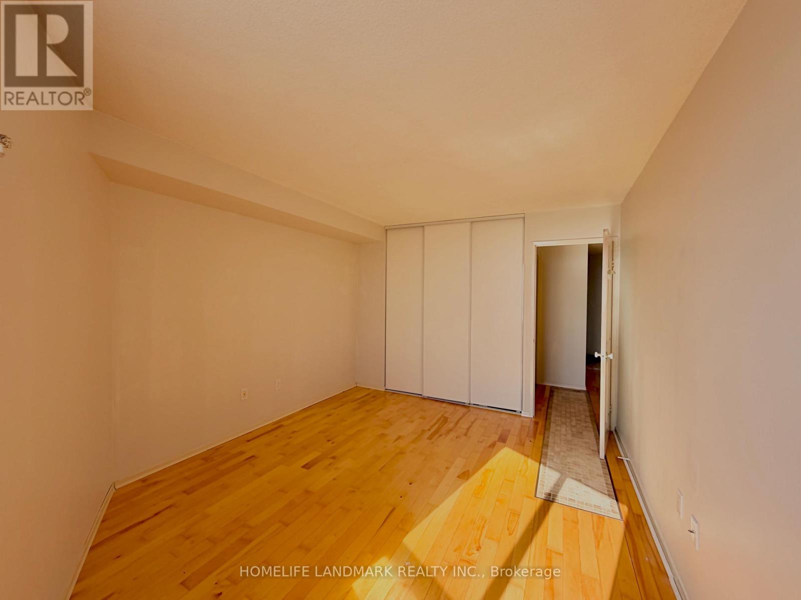 2404 - 270 Queens Quay W, Toronto, Ontario M5J 2N4 - Photo 10 - C12958946