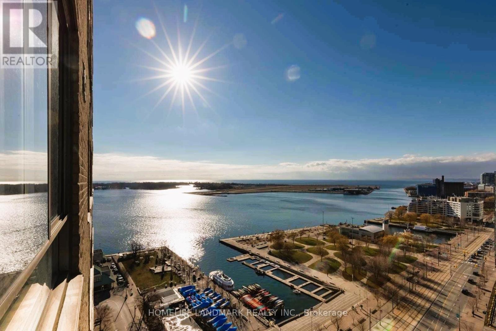 2404 - 270 Queens Quay W, Toronto, Ontario M5J 2N4 - Photo 13 - C12958946