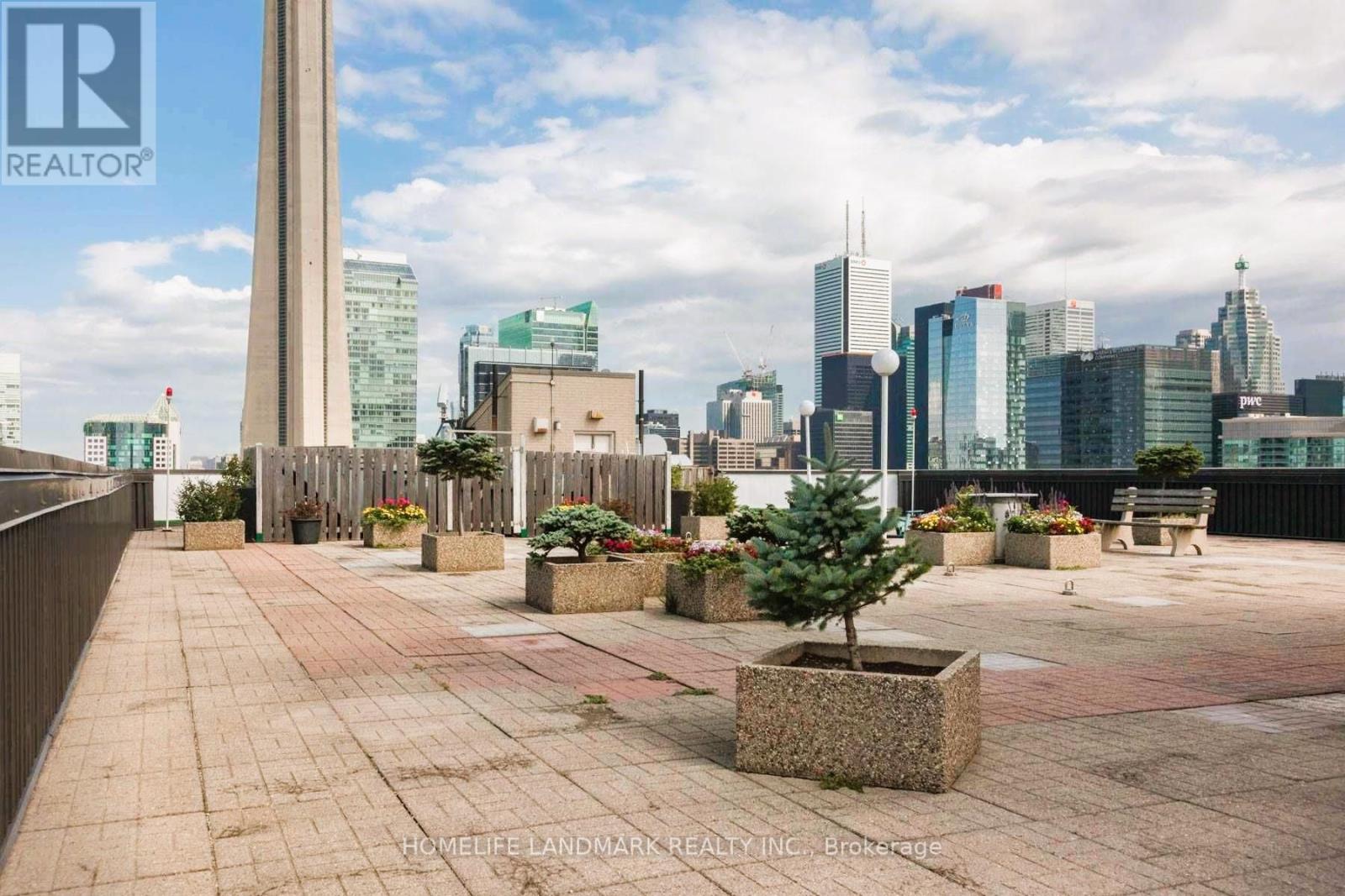 2404 - 270 Queens Quay W, Toronto, Ontario M5J 2N4 - Photo 16 - C12958946