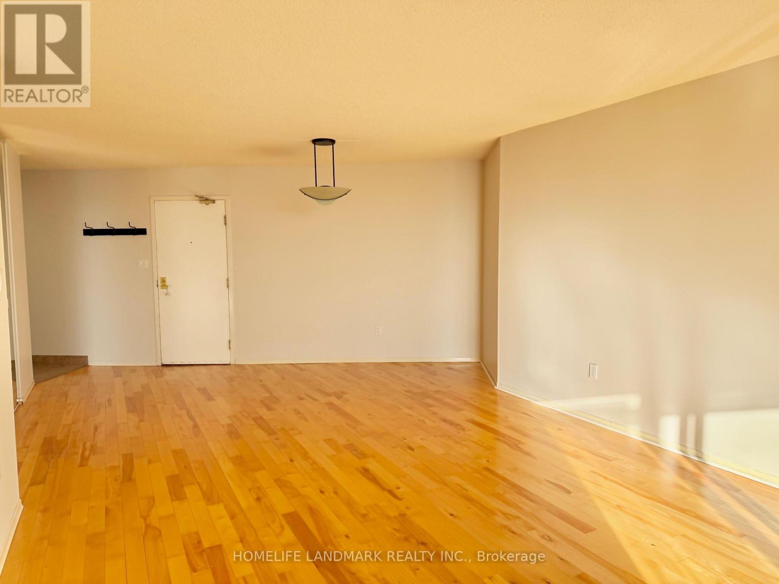 2404 - 270 Queens Quay W, Toronto, Ontario M5J 2N4 - Photo 8 - C12958946