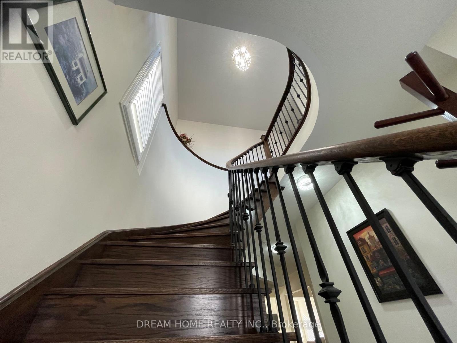 133 Hartney Drive, Richmond Hill, Ontario  L4S 0L1 - Photo 8 - N12958950