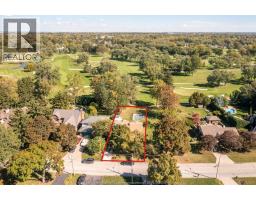 4054 ROSELAND DRIVE West, Windsor, Ontario