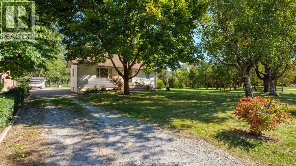 4054 Roseland Drive West, Windsor, Ontario  N9G 1Z8 - Photo 3 - 25021616