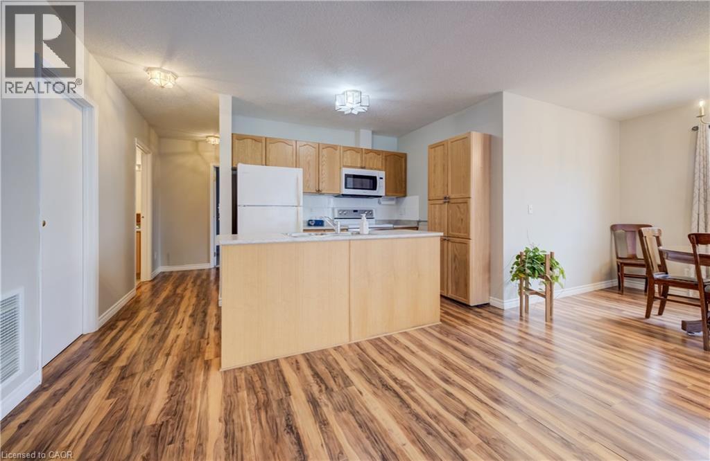 345 Briarmeadow Drive Unit# 102, Kitchener, Ontario  N2A 4J6 - Photo 6 - 40807408